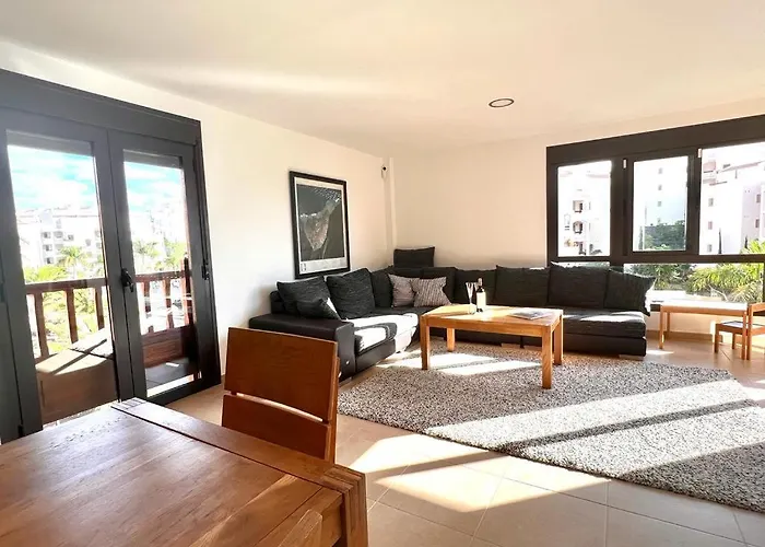 Beautiful 100m In Mar *