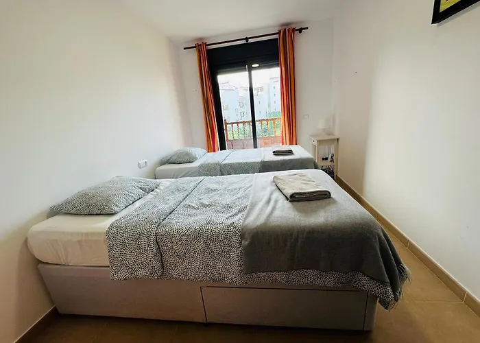 Beautiful 100m In Mar *